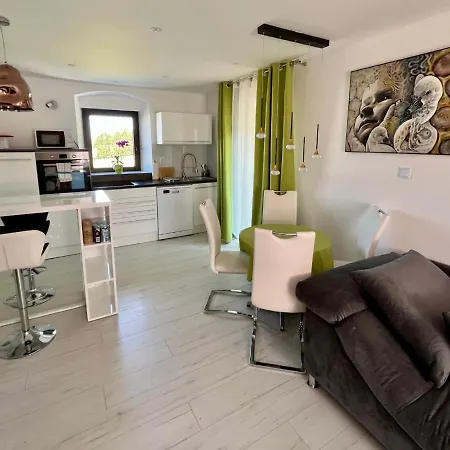 Daire Ferien- Und Businesswohnung Relax Im Ersten Stock Sonnen